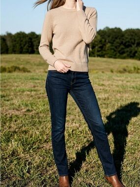 Levi’s Dark Blue Mid Rise Skinny Jeans | Size 10